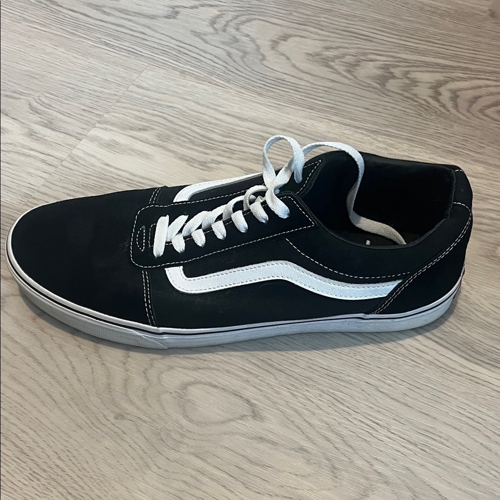 Vans Men's Classic Black and White Sneakers - Picture 2 of 2